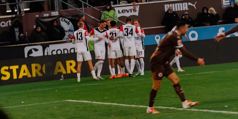 Soi Kèo Nhanh Trận Eintracht Frankfurt vs St Pauli, 22h30 Ngày 11/05 3 Eintracht Frankfurt vs St Pauli